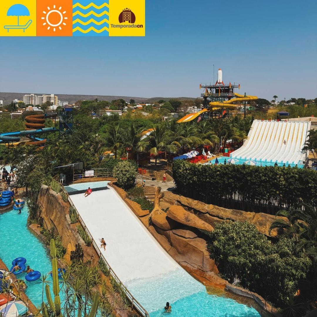 Piazza Com Acesso Ao Acqua Park Aparthotel Caldas Novas Exterior foto