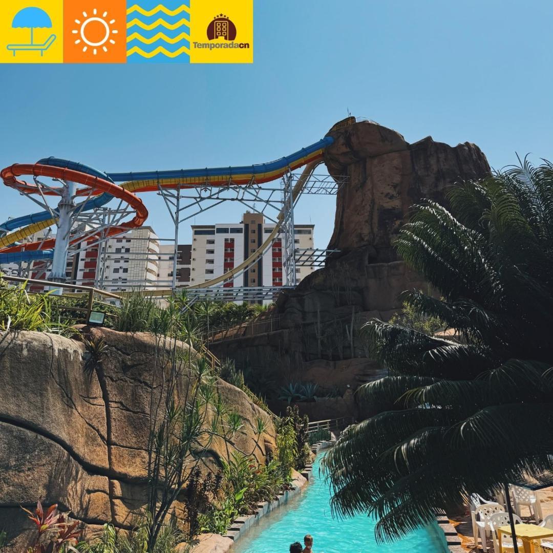 Piazza Com Acesso Ao Acqua Park Aparthotel Caldas Novas Exterior foto